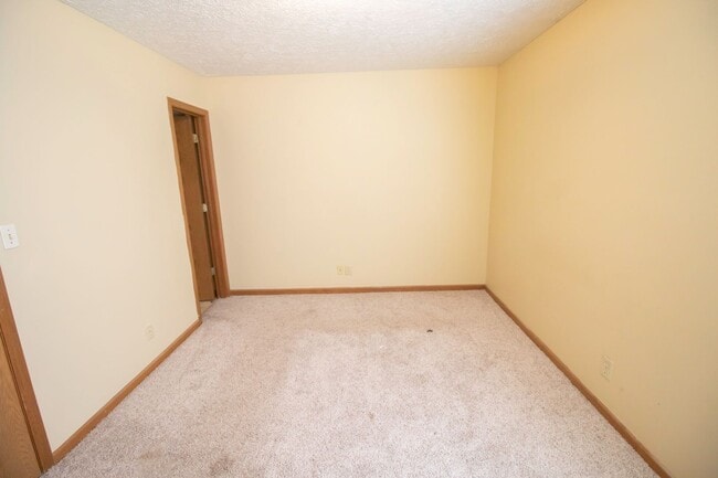 Building Photo - 2854/2856 Plaza Ct