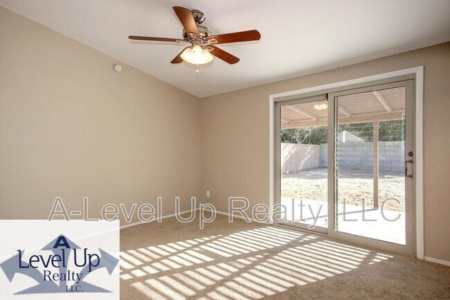 Building Photo - 7532 N Rasmussen Ave