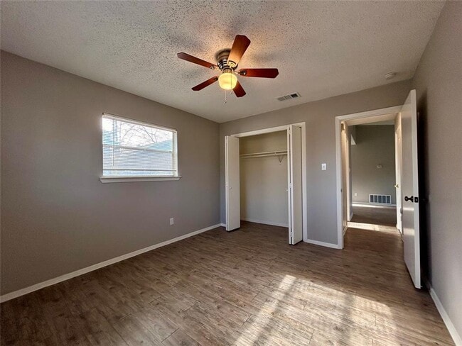 Building Photo - 10409 Golden Meadow Dr