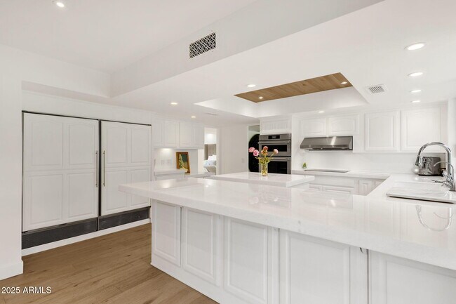 Building Photo - 6954 E Caballo Dr