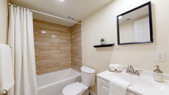 Building Photo - 136 Duvall Ln