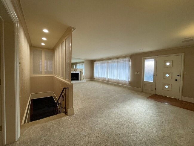 Building Photo - Gorgeous Mid-Century Modern Home Adjacent to BYU