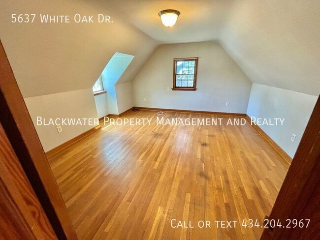 Building Photo - 5637 White Oak Dr