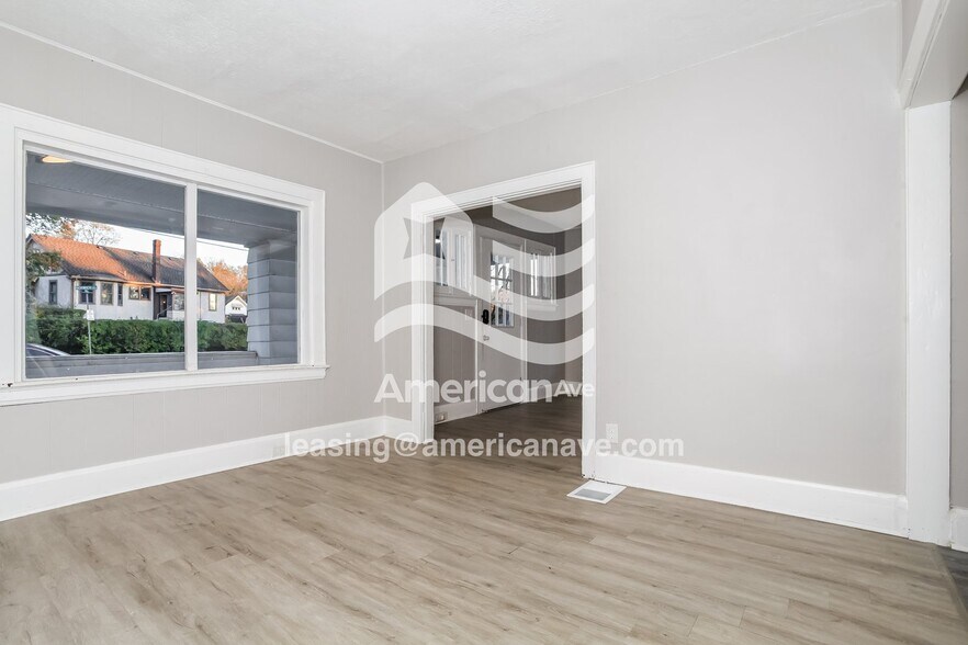 Building Photo - 3619 Norwich Ave