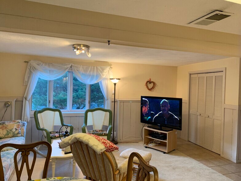 Living Room - 5 Bradford Rd