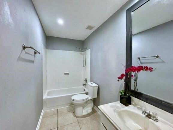 Building Photo - 14003 Prosperity Ridge Dr