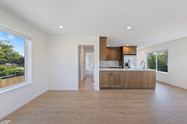 Building Photo - Recently Built 1 Bedroom, 1 Bathroom Home