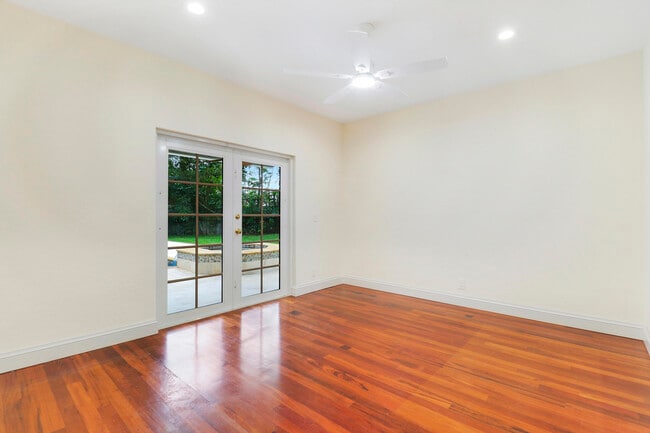 Building Photo - 67 Pacer Cir