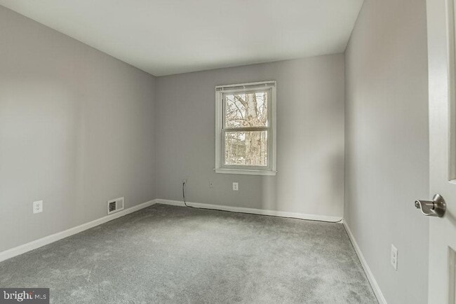 Building Photo - 2866 Yarn Ct