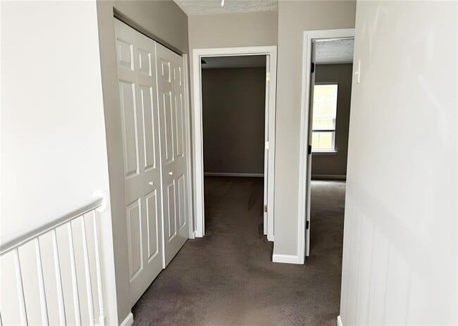 Building Photo - 220 Wild Flower Ln