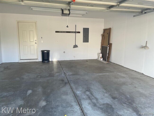 Building Photo - 500 Dockside Cir