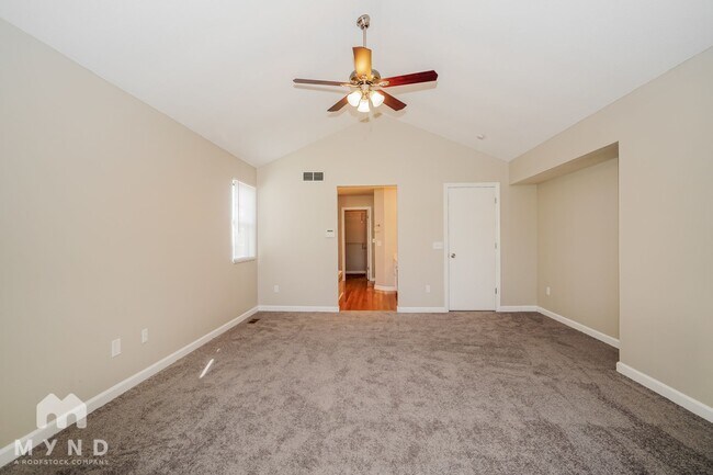 Building Photo - 946 Dianthus Ct