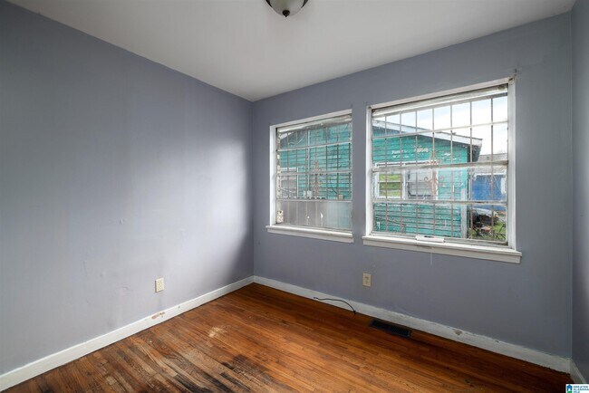 Building Photo - 2225 Beulah Ave SW