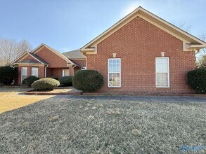 Building Photo - 176 Timber Oak Rd
