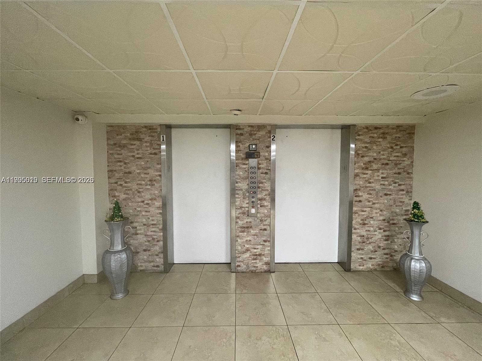 Building Photo - 777 SW 9th Ave