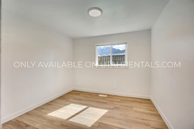 Building Photo - 1535 S 450 E