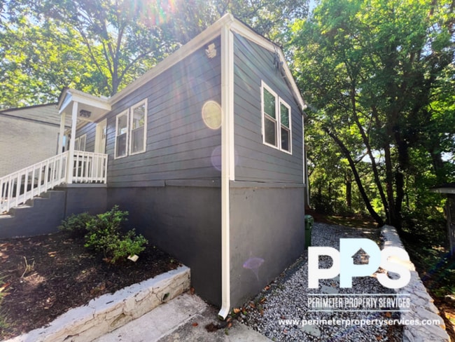 Building Photo - 1064 Westmoor Dr NW