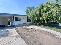 Building Photo - 880 E 200 N