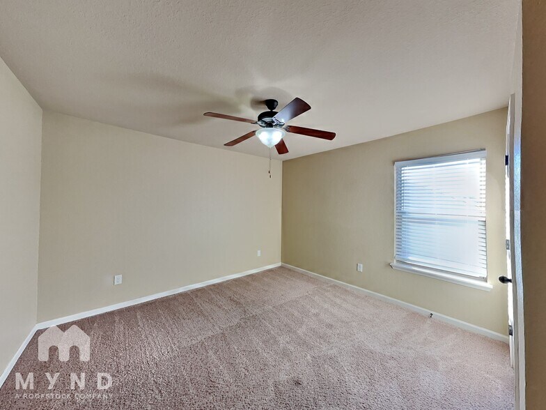 Building Photo - 3 Dunwood Dr