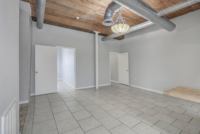 Building Photo - 1827 Avenue O