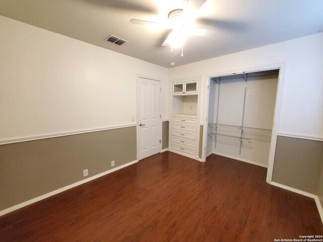 Building Photo - 555 Planters Pass