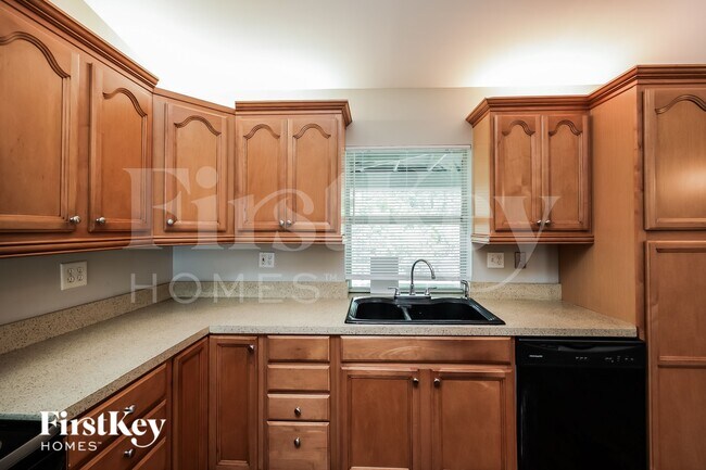 Building Photo - 23504 Avacado Ave