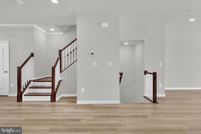 Building Photo - 1106 Overlook Wy