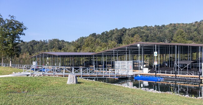 Building Photo - 509 Broadberry Ave