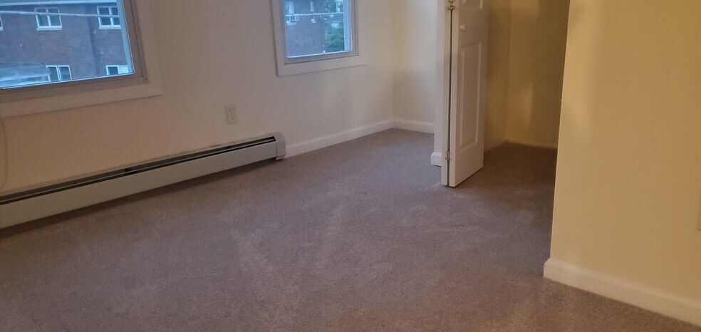 Building Photo - 32 Murray Ave