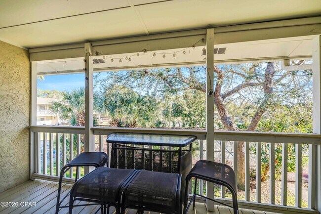 Building Photo - 6903 N Lagoon Dr