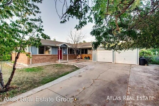 Primary Photo - 8898 Circle Dr
