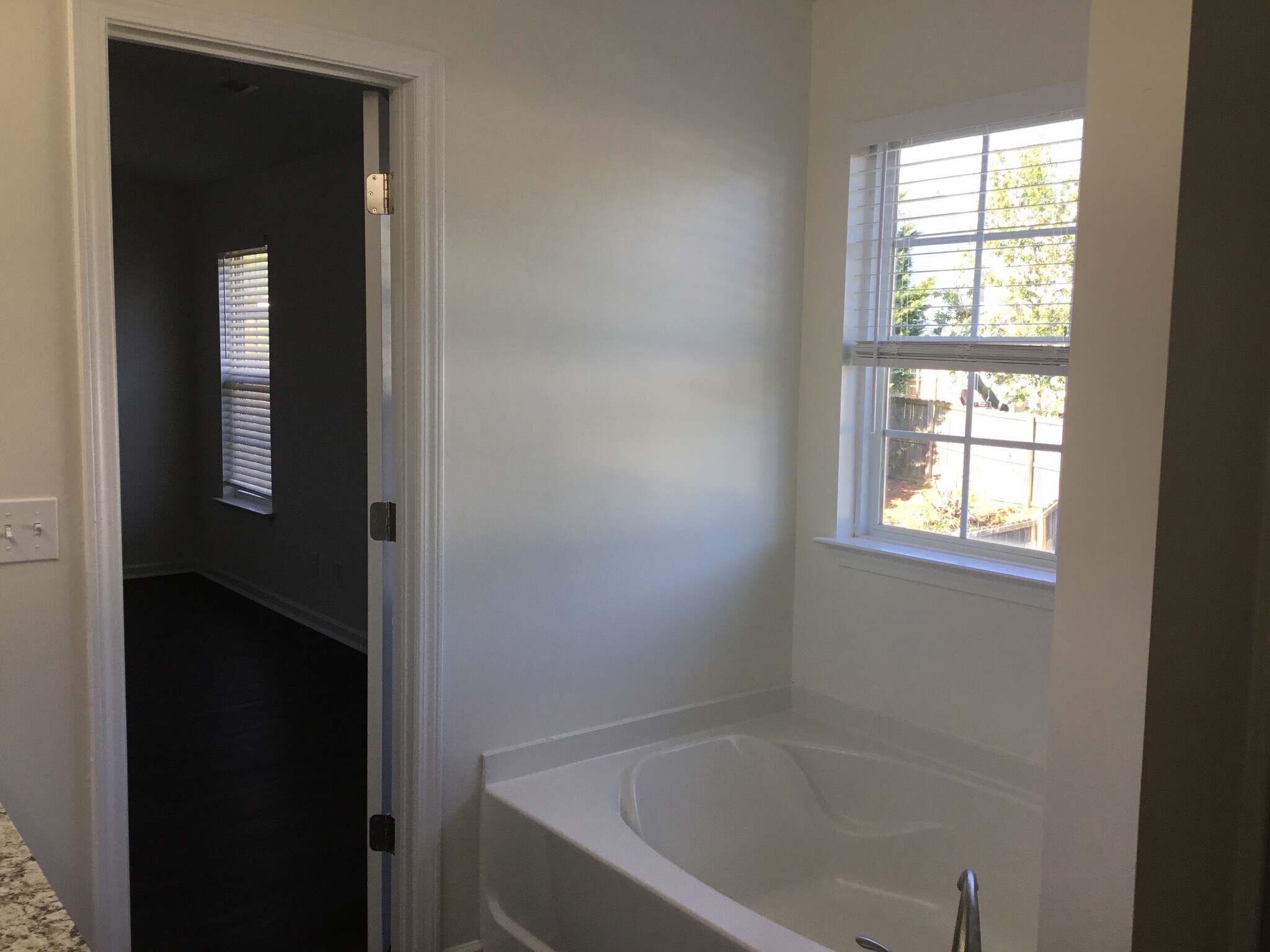 Building Photo - 917 Peachtree Meadows Cir