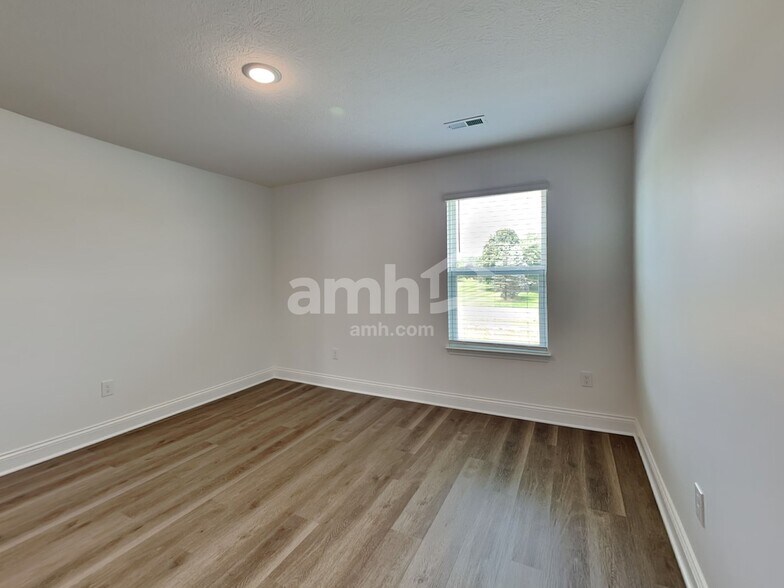 Building Photo - 412 Golden Maple Pl