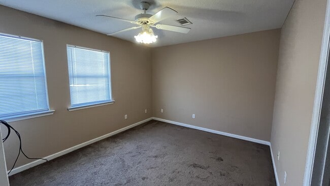 Building Photo - 807 Folmar St