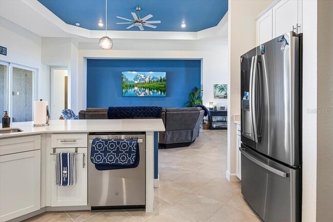 Building Photo - 8568 Shr Lk Dr