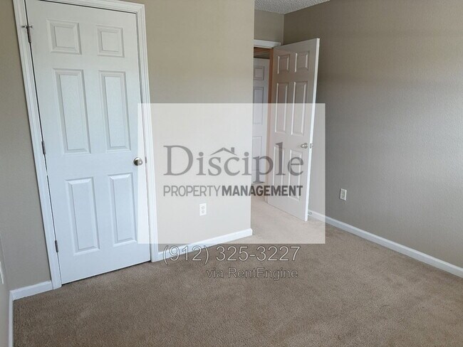 Building Photo - 1045 Canyon Oak Loop