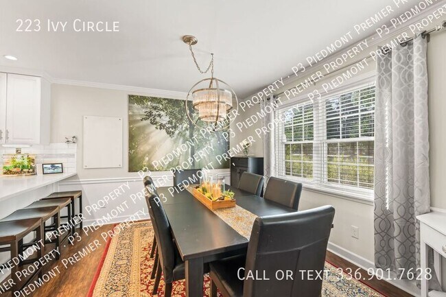 Building Photo - 223 Ivy Cir