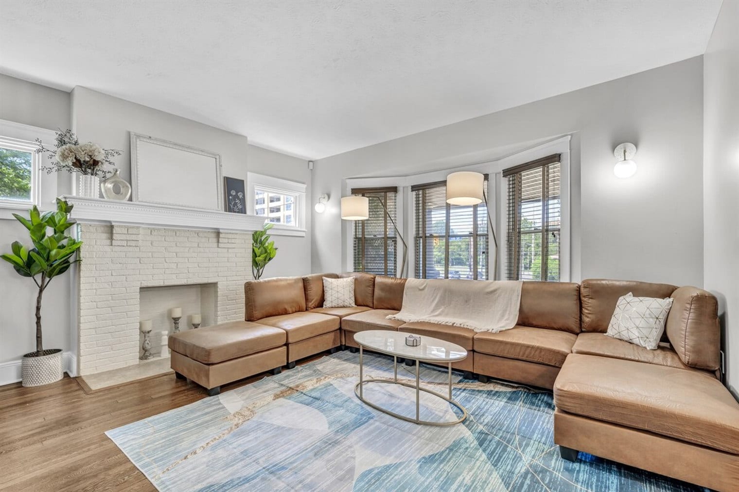 Building Photo - 1501 E 105th St