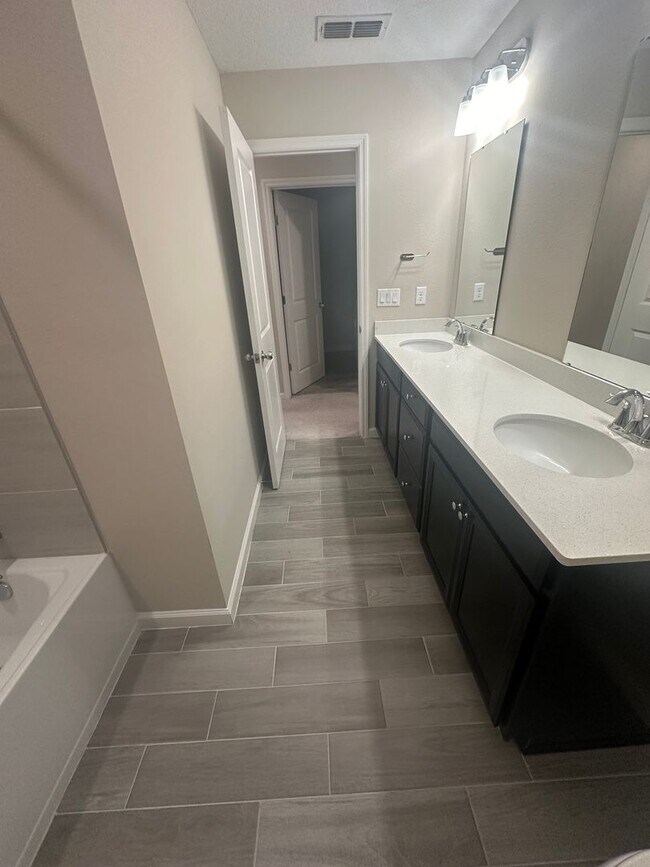 Building Photo - St. Johns, Beach Walk Community, Townhouse