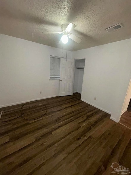 Building Photo - 1105 W Strong St