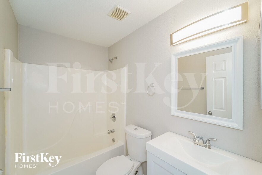 Building Photo - 6835 Hornbuckle Blvd