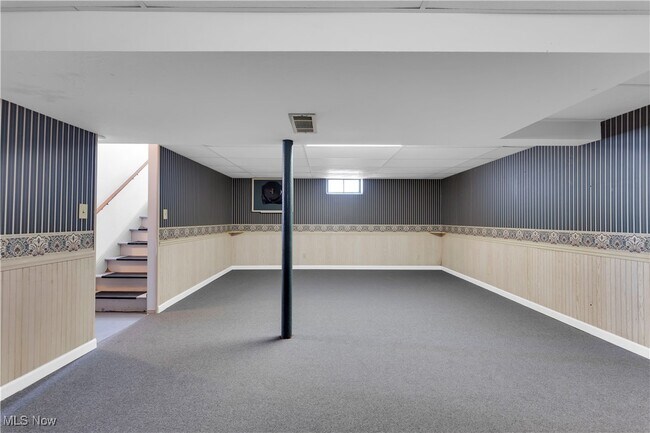 Building Photo - 1487 E 193rd St