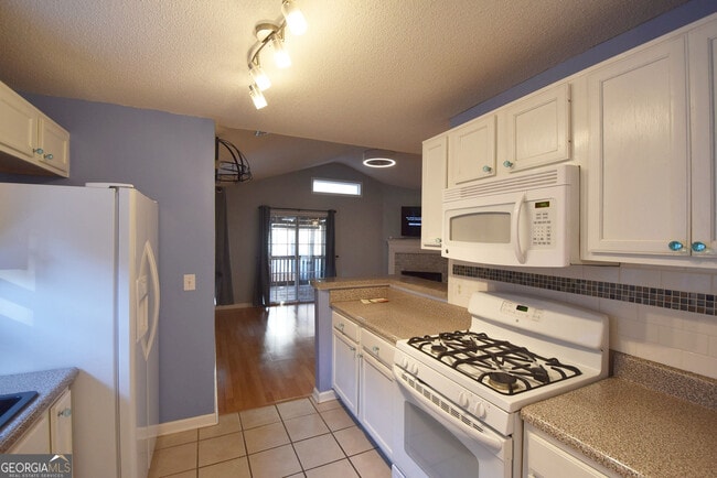 Building Photo - 715 S Fairfield Dr