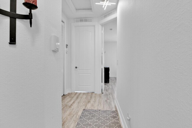 Building Photo - 4020 Murano Bay Dr