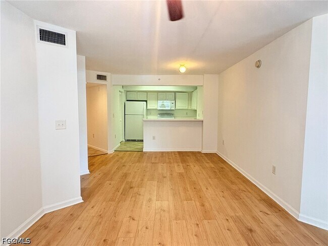 Building Photo - 4127 Residence Drive