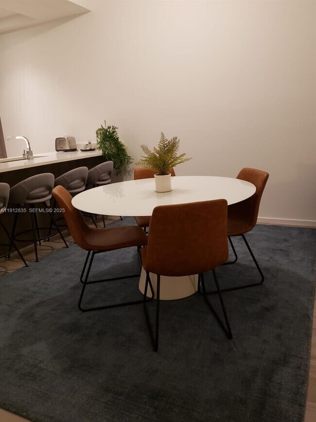 Building Photo - 801 S Miami Ave