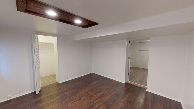 Building Photo - Charming Apartment Near Wash Park