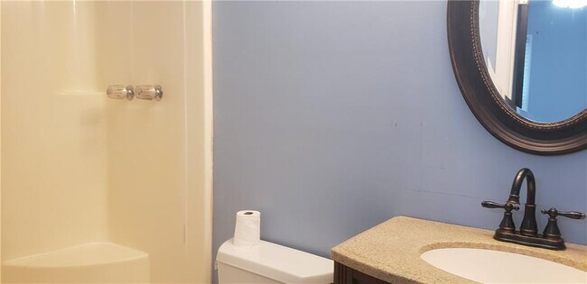 Building Photo - 1317 Hillside Ct