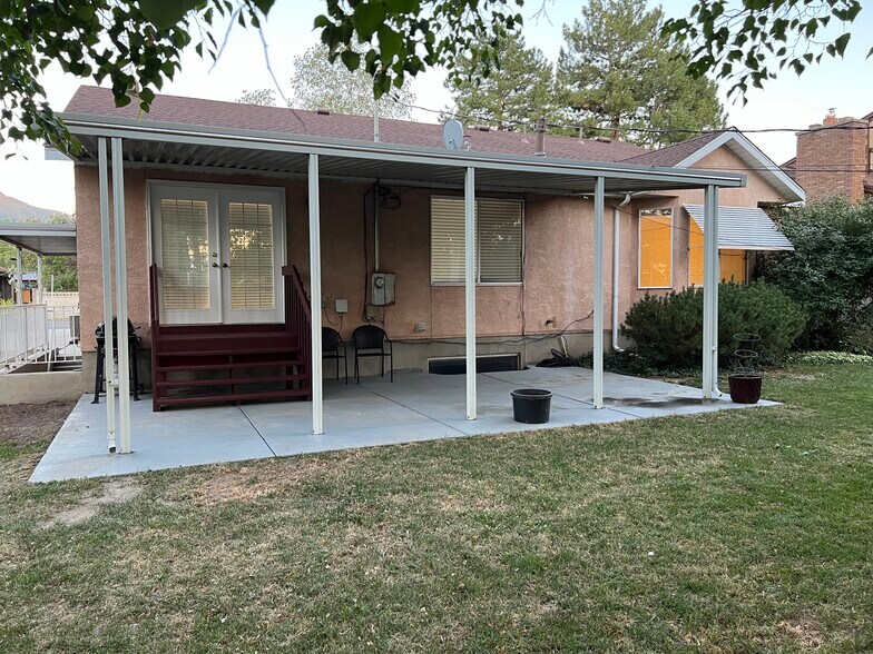 Building Photo - 7164 S Ponderosa Dr