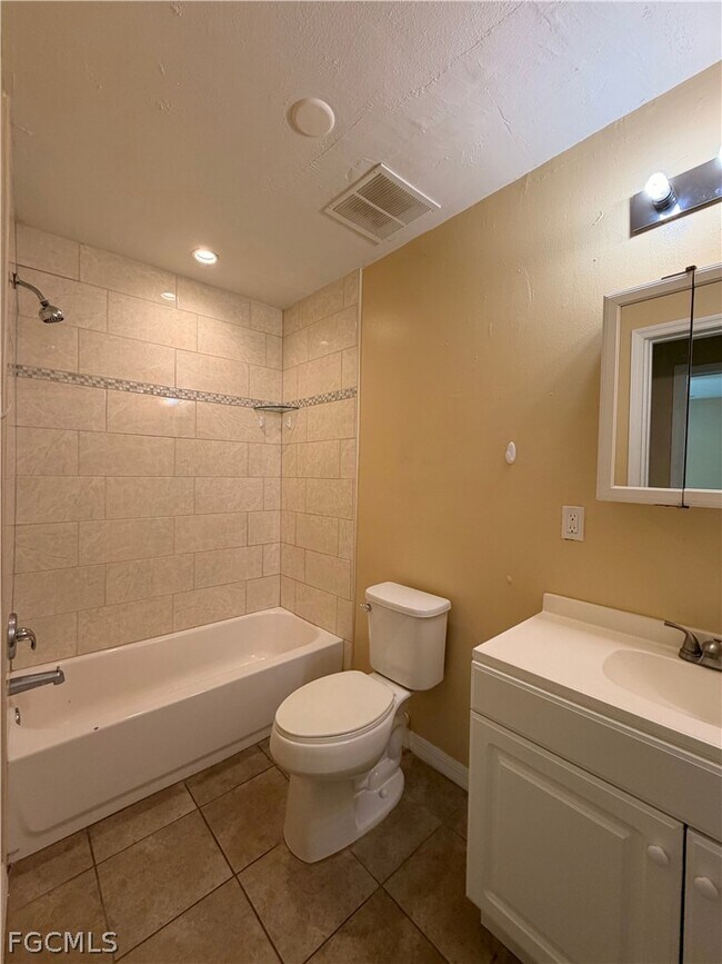 Building Photo - 1906 Coronado Rd